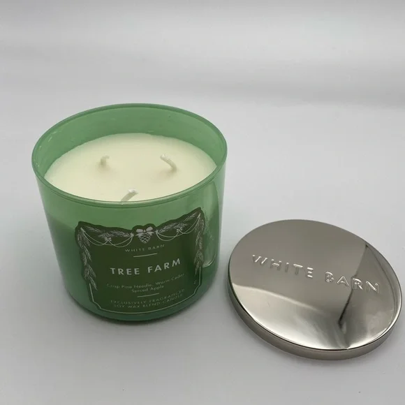 White Barn Bath & Body Works Tree Farm 3-Wick Candle 14.5oz NWT and box - Picture 2 of 4